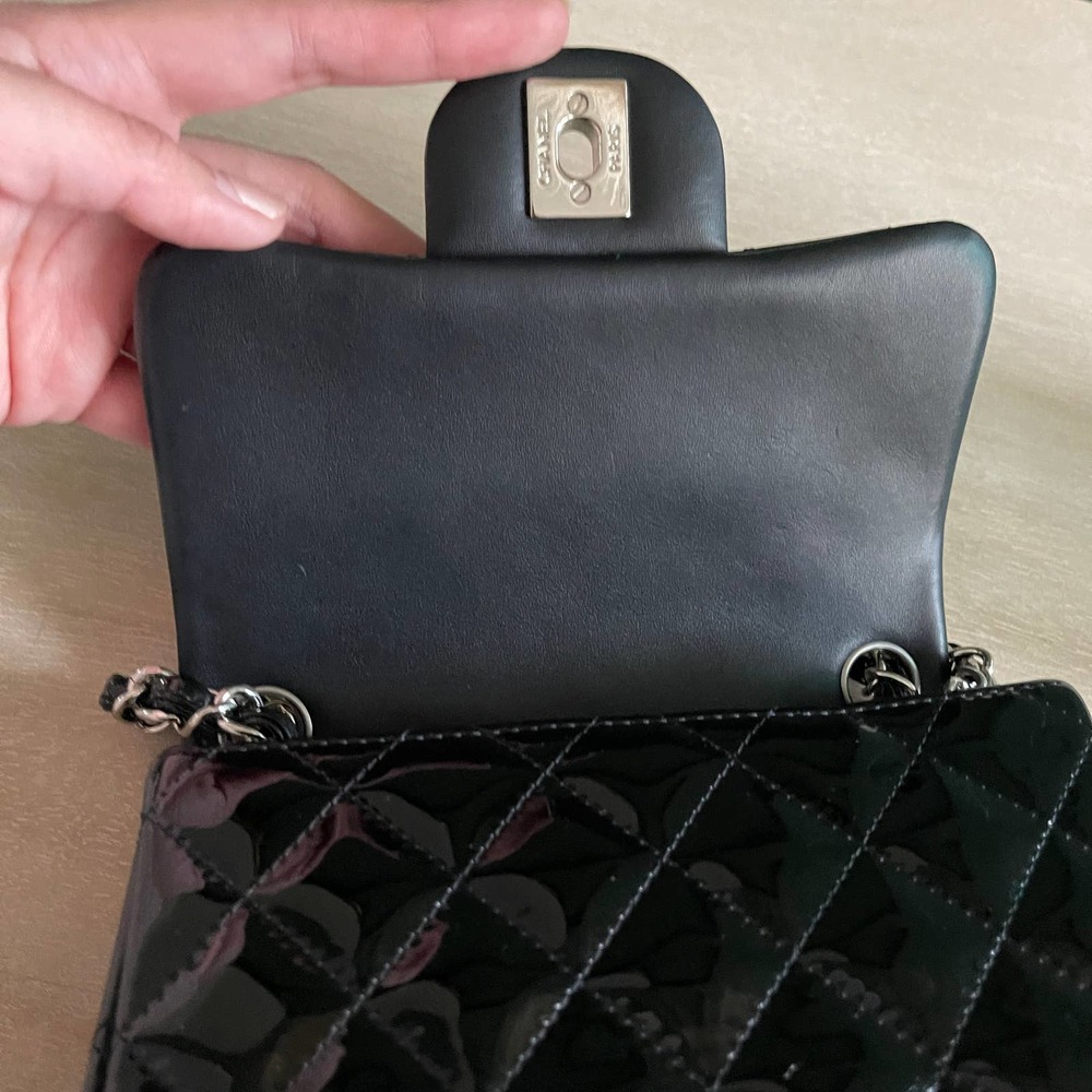 ❌SOLD❌EUC Chanel Classic Flap Mini Square Patent Black Silver HW Crossbody - Picture 14 of 16